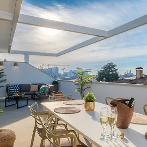 Lux Attic , Padova Italia